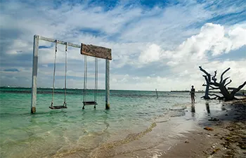 Beach Swing Mahahual, México